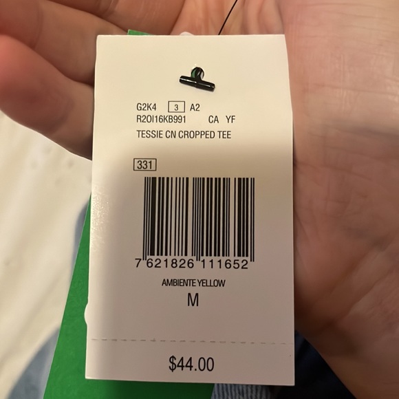 Guess tshirt - Picture 2 of 2